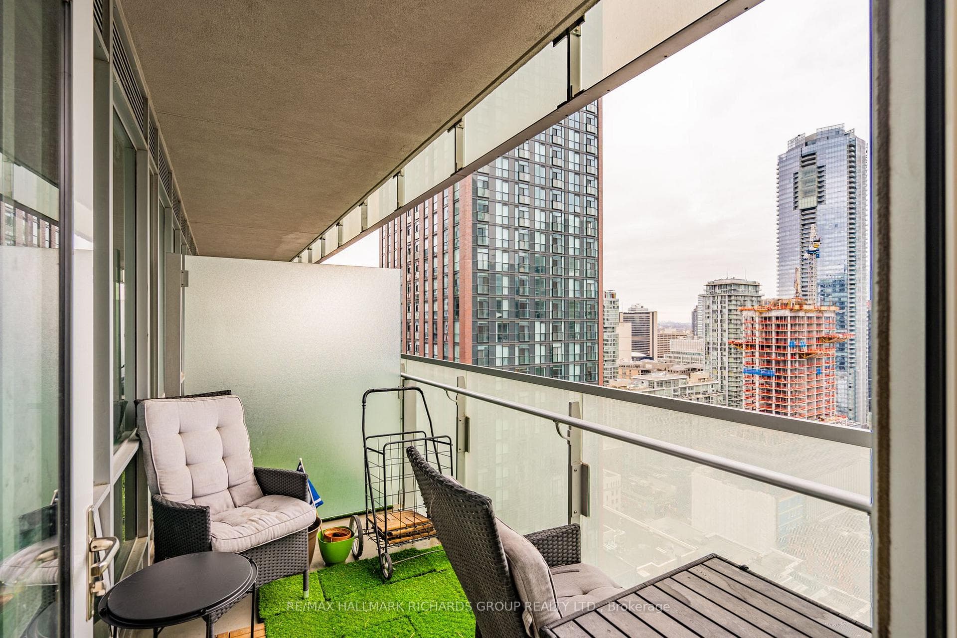 80 John Street Unit 2711 photo 18