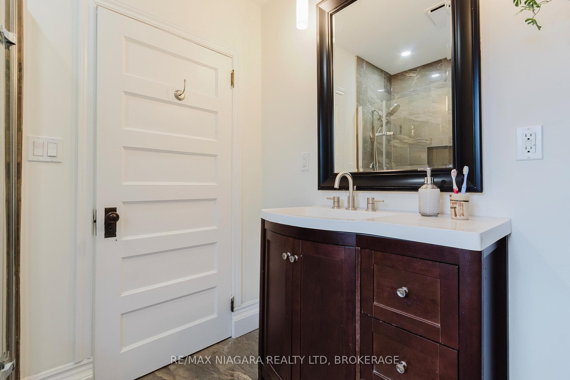 4765 Second Avenue Unit UPPER UNIT photo 24