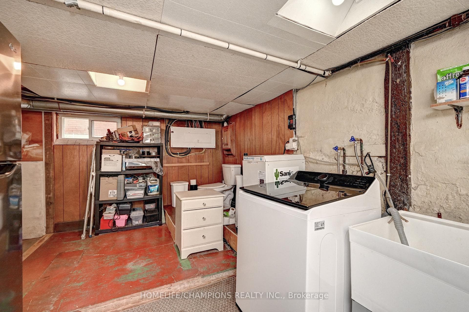 98 McNaughton Street photo 23