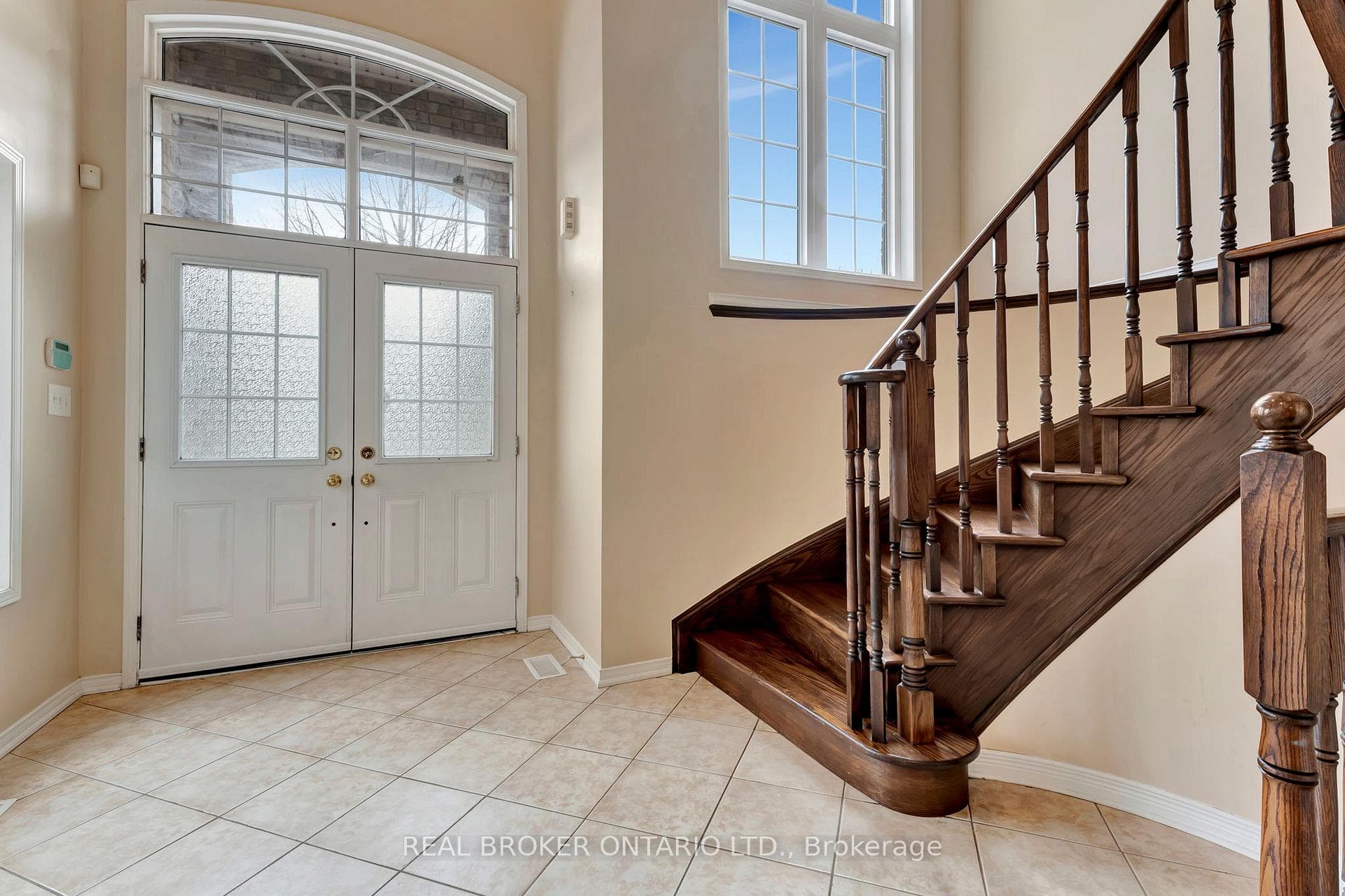 4637 Ashlar Crescent photo 4
