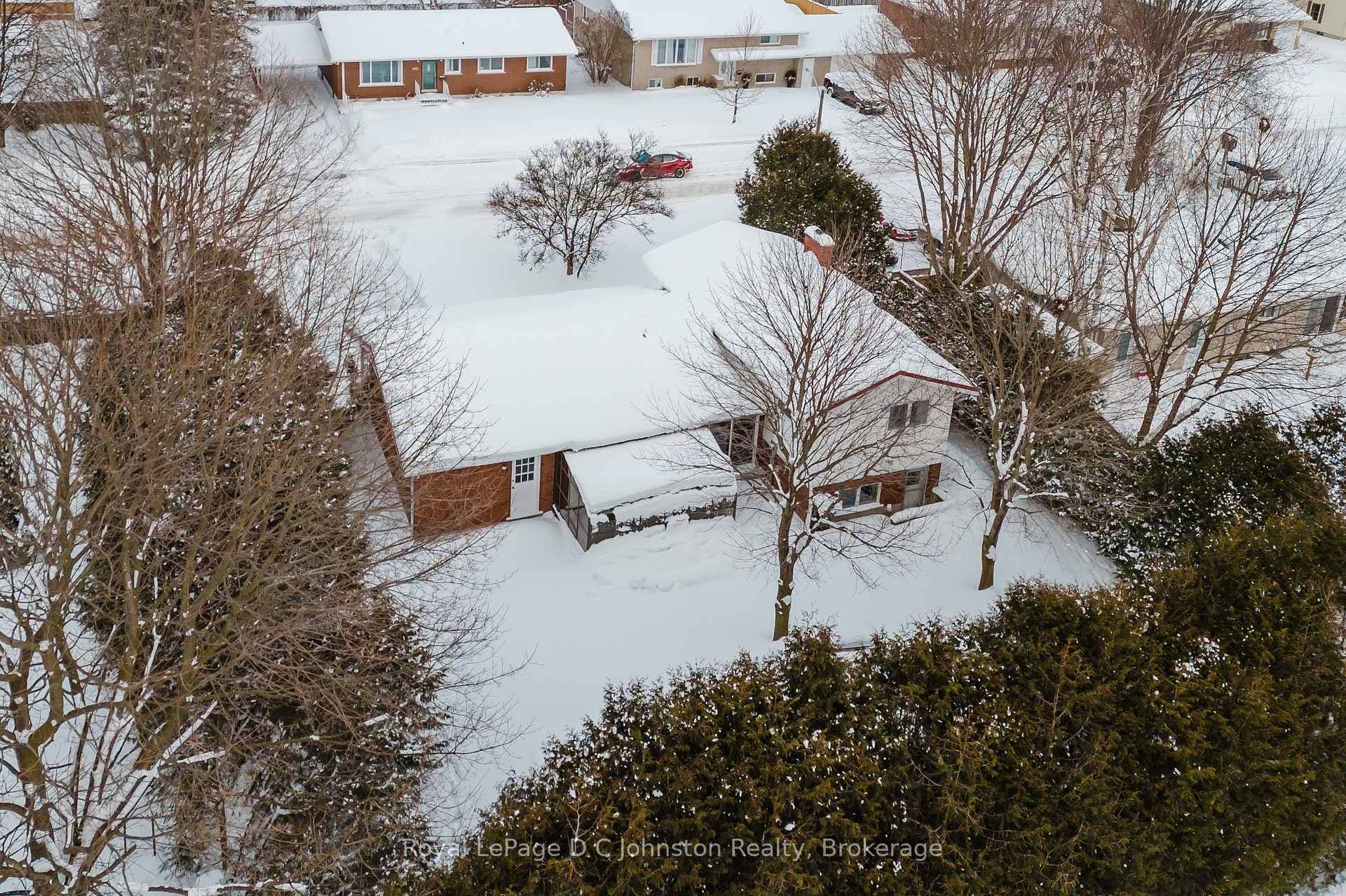 652 Orchard Drive photo 33