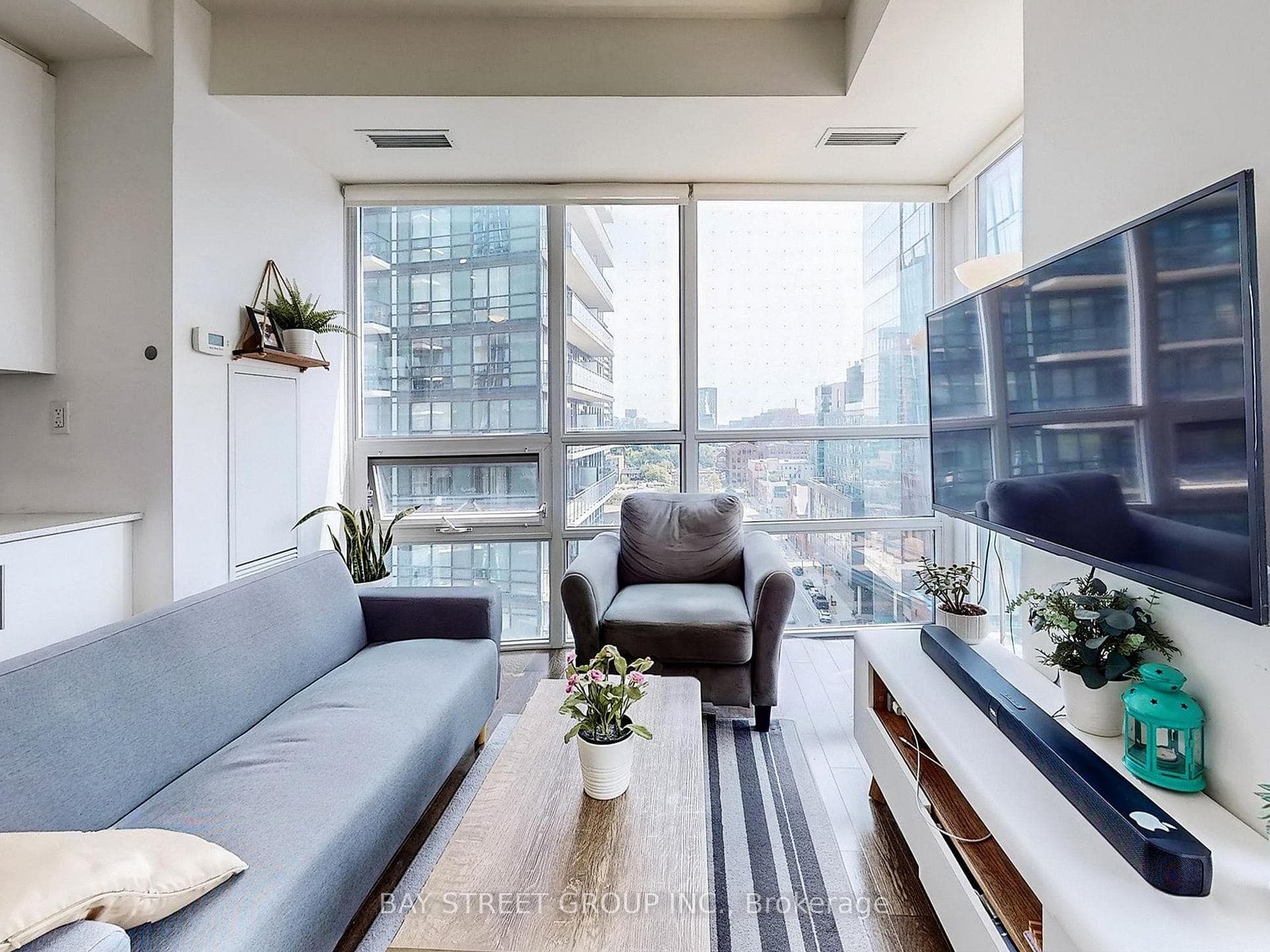 460 Adelaide Street Unit 1211 photo 12