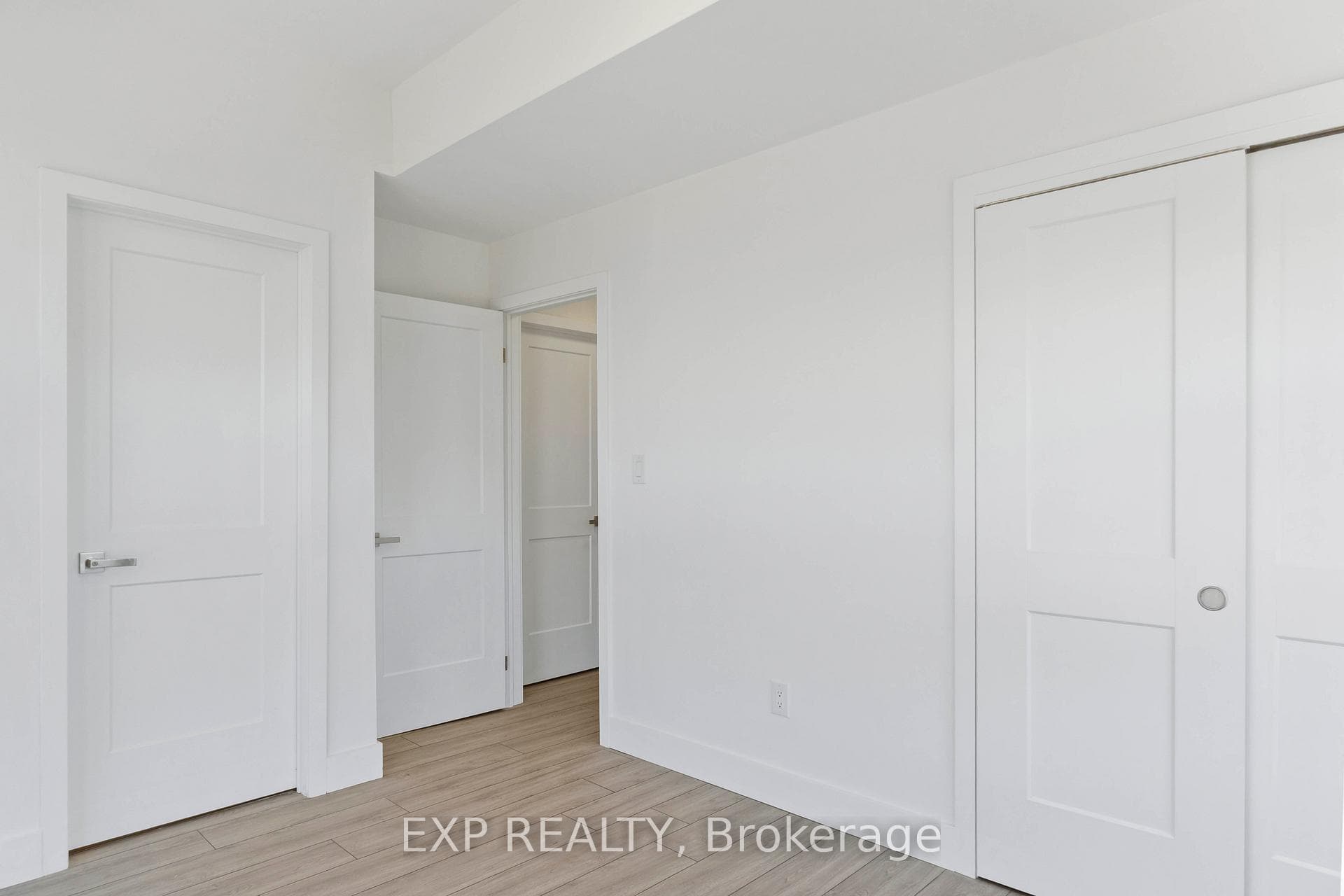 7277 Wilson Crescent Unit 306 photo 11