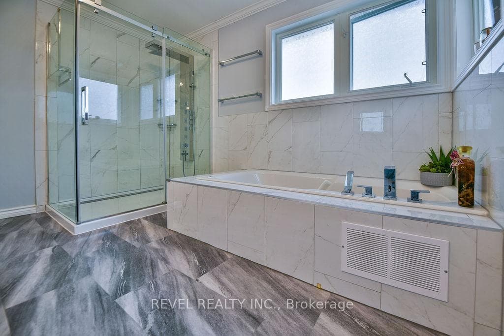 800 Lavigne Boulevard photo 23