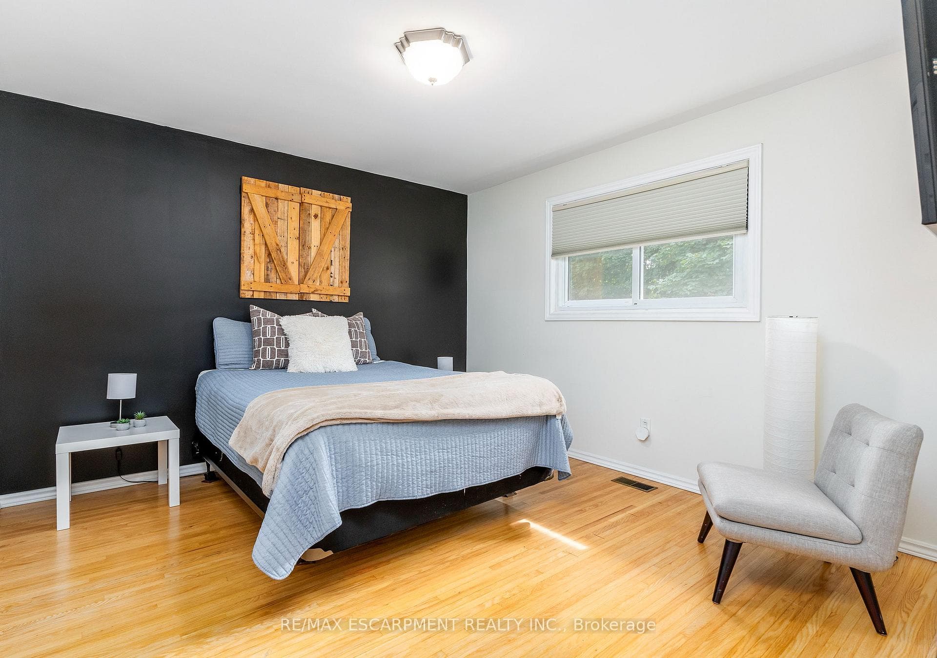 120 PUSEY Boulevard photo 17