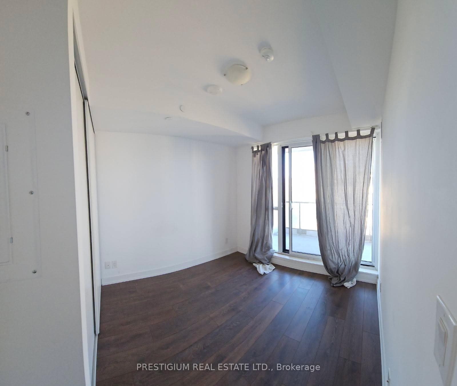 609 Avenue Road Unit 905 photo 6
