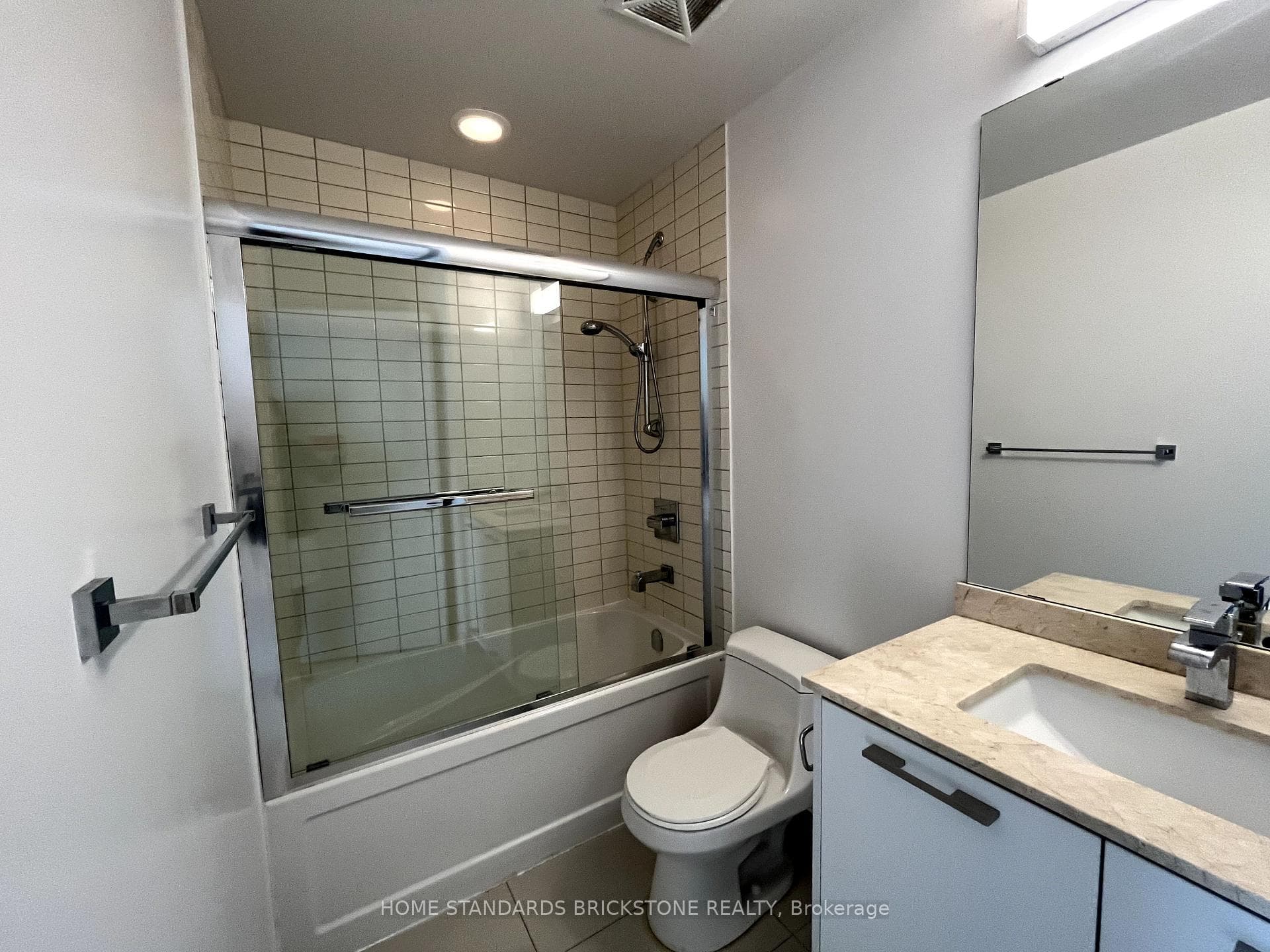 9471 Yonge Street Unit Lph17 photo 8