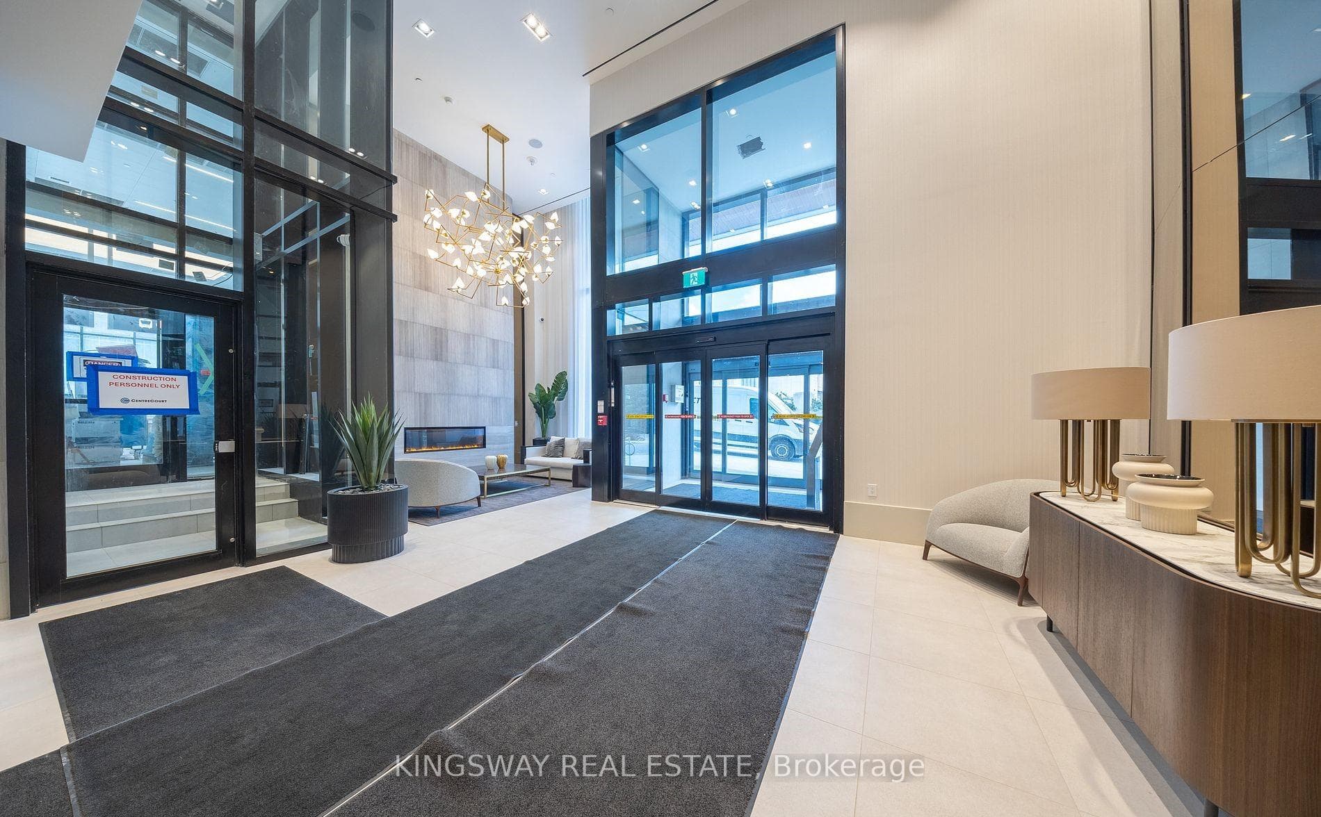 2020 Bathurst Street Unit 902 photo 4
