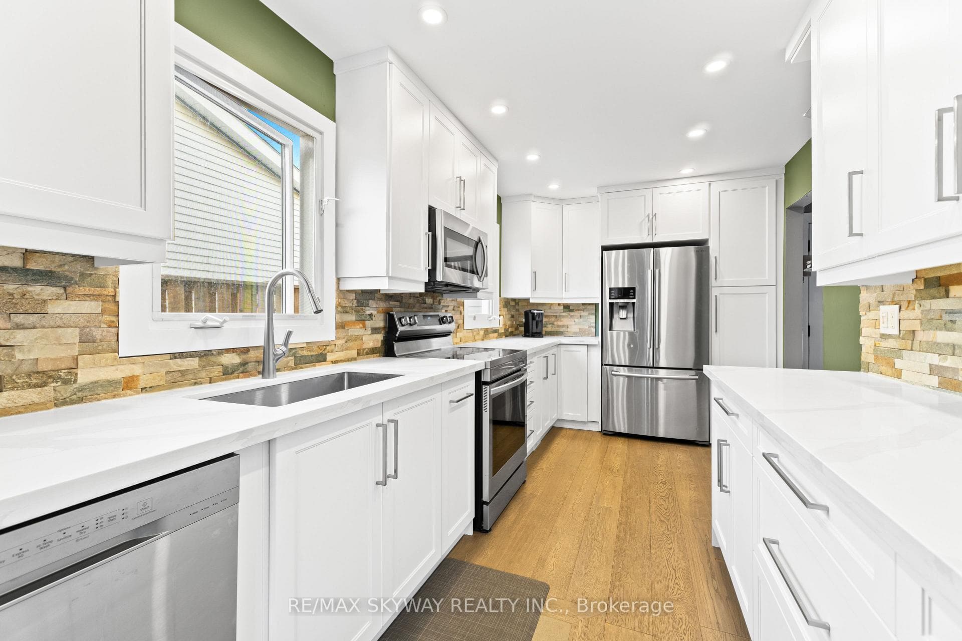 26 Somerset Drive photo 7