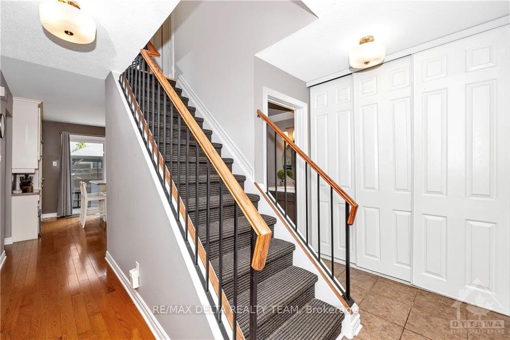 1844 D'AMOUR Crescent photo 3