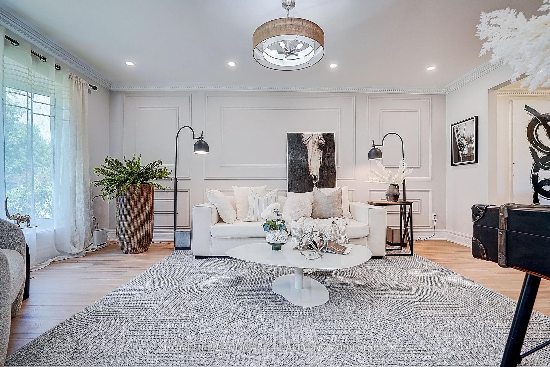 20573 Yonge Street photo 7