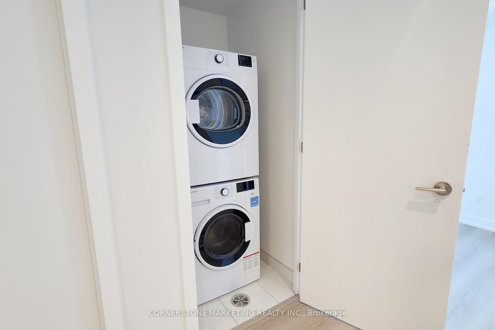100 Queen Street Unit 1516 photo 9