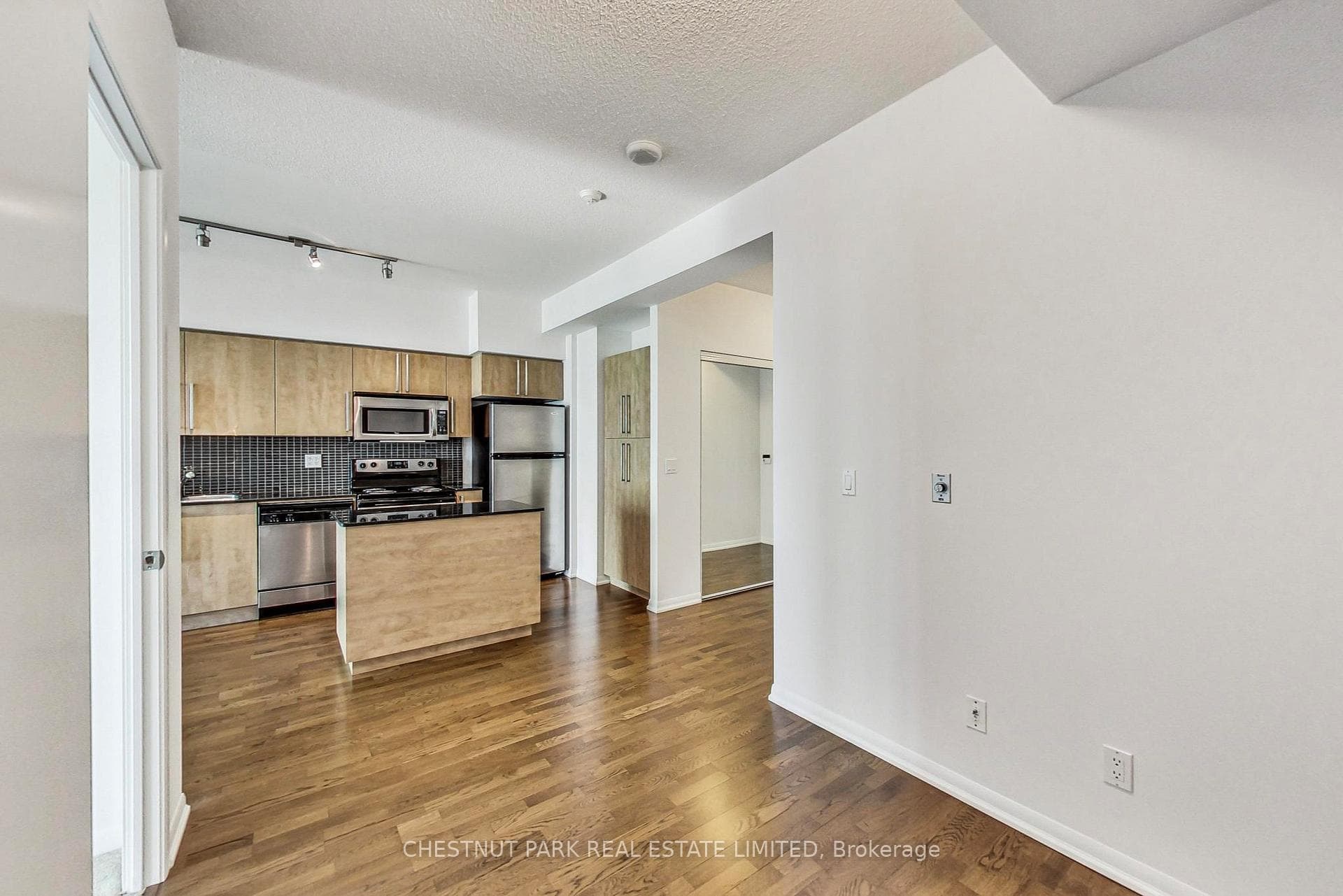 215 Fort York Boulevard Unit 2108 photo 9