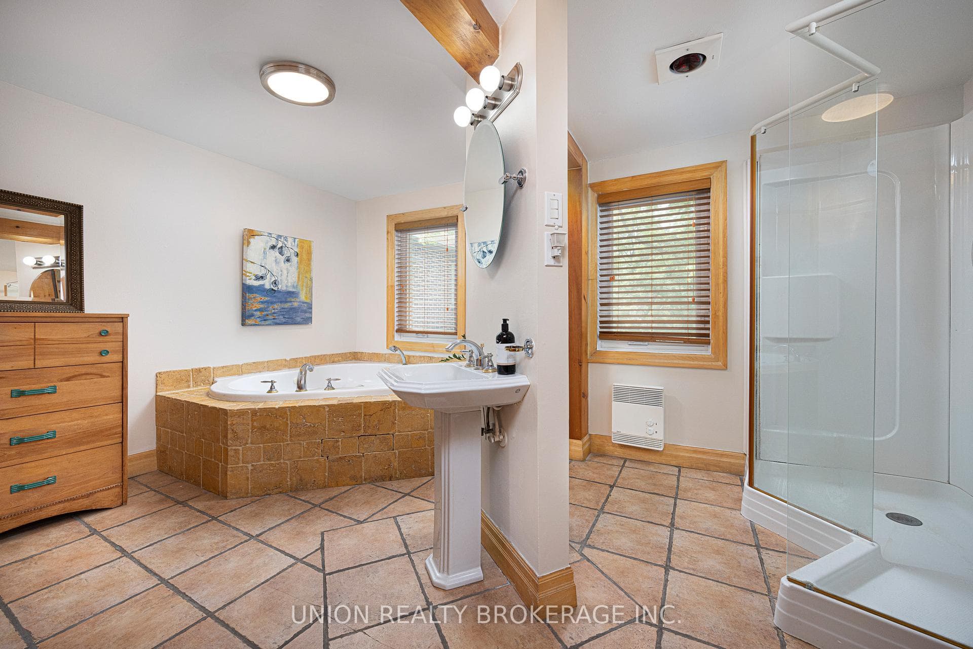120 Scarboro Crescent photo 16