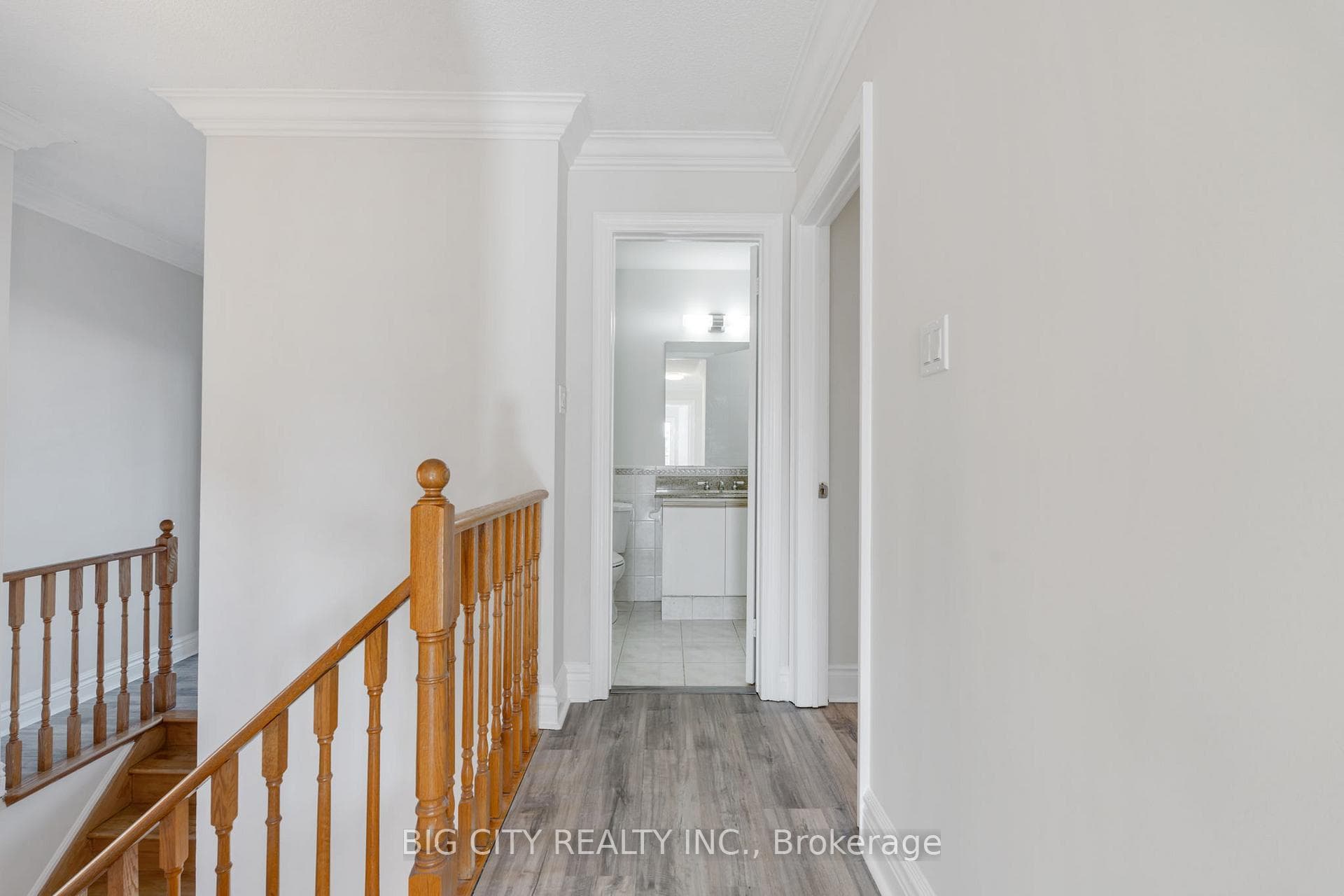 828 Cardington Street photo 22