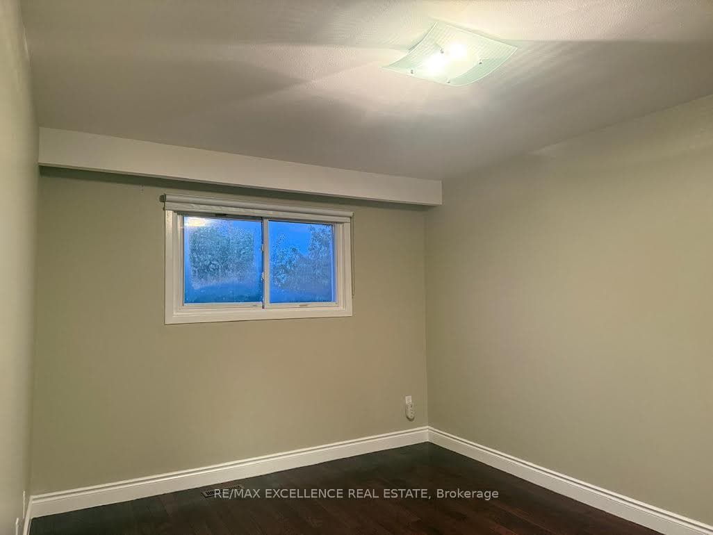 3760 Keenan Crescent photo 9