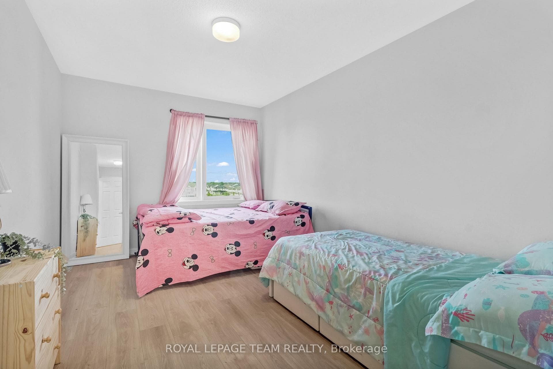 620 Parnian Private photo 18
