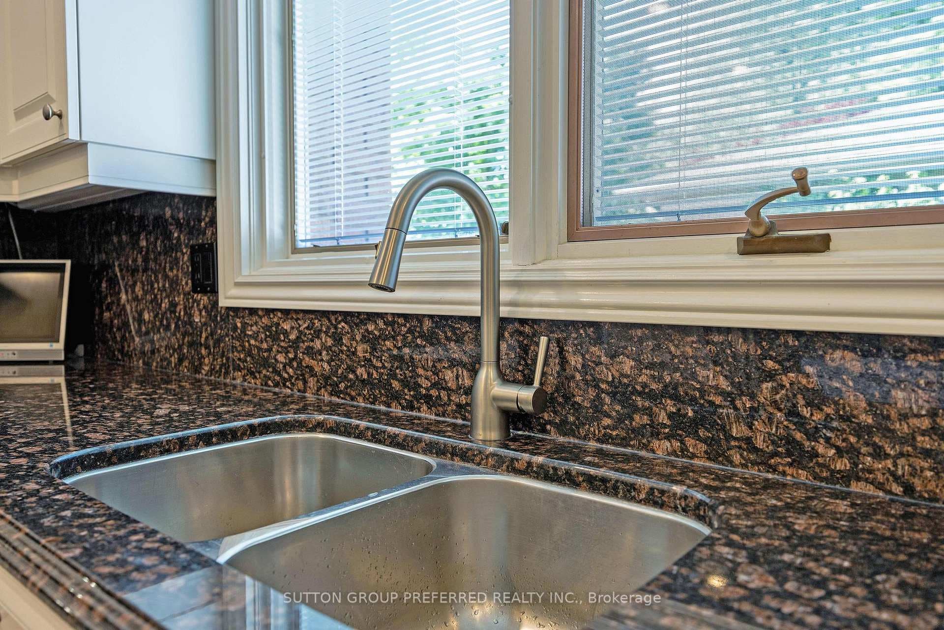 6 CONIFER Crescent photo 26