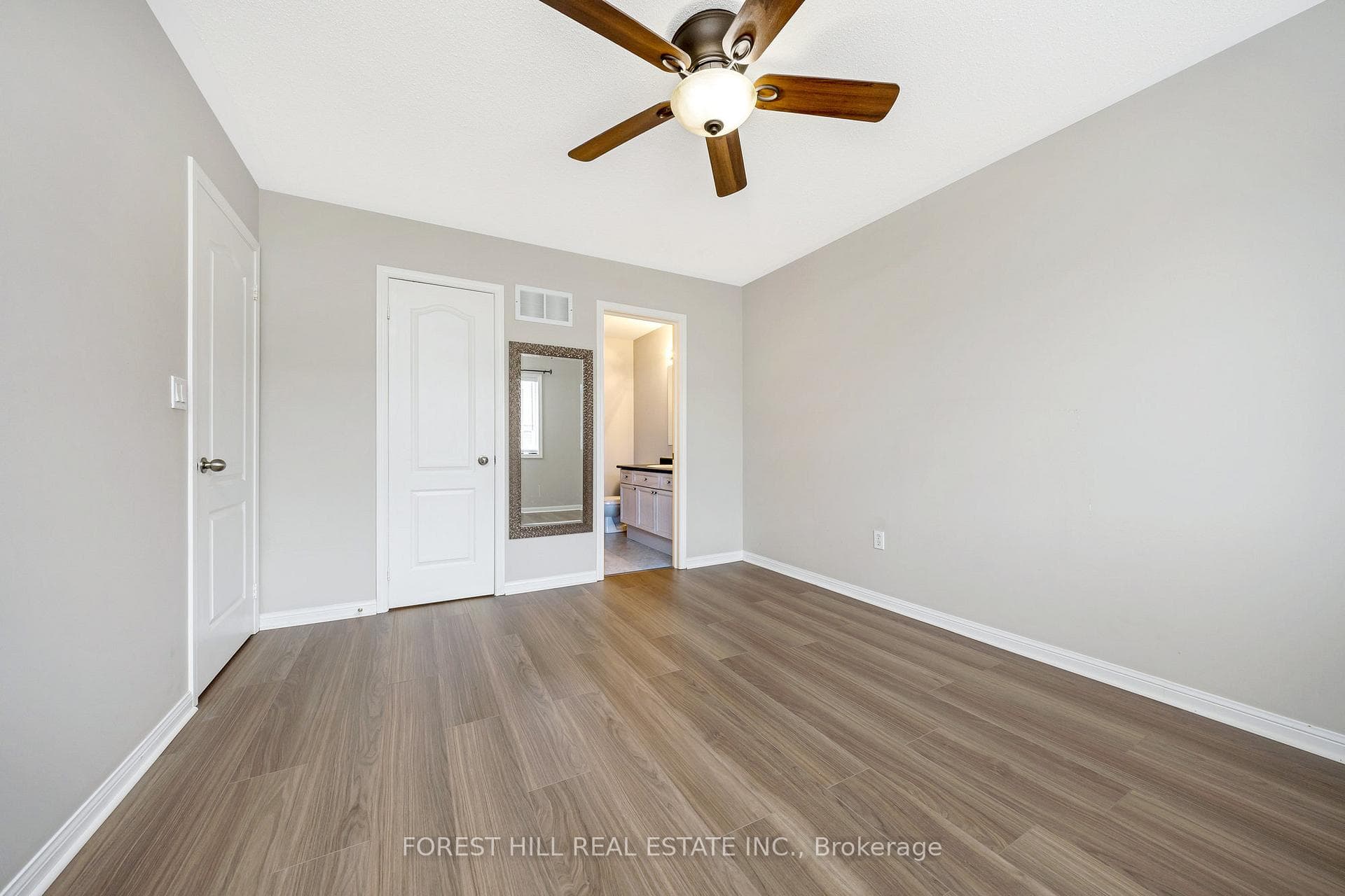 1637 Stover Crescent photo 22