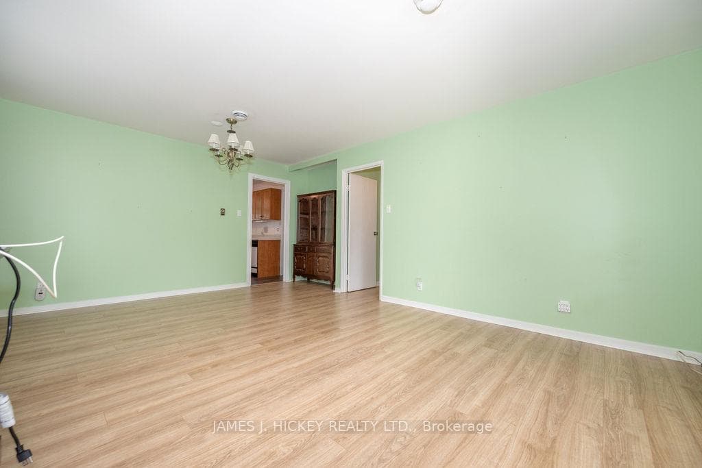 28 Lasalle Drive photo 13