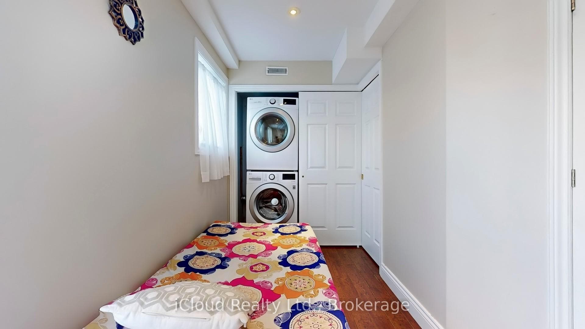 30 Village Green Lane photo 30