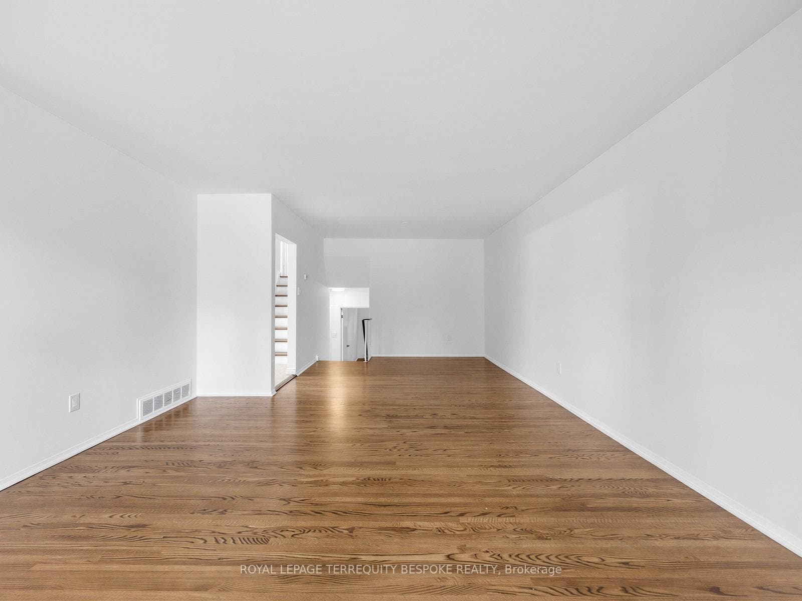 9 Midcroft Drive photo 11