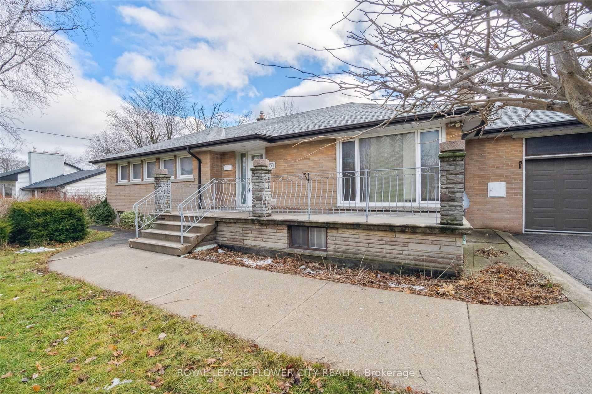 51 Hillside Avenue photo 1