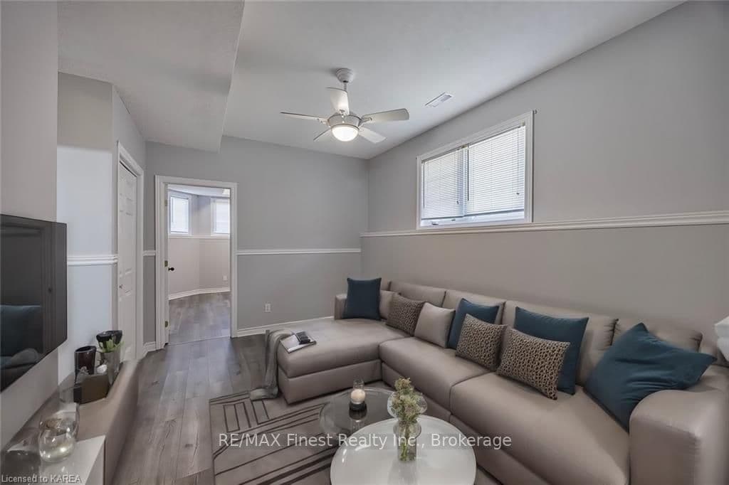 59 GLENORA Drive photo 25