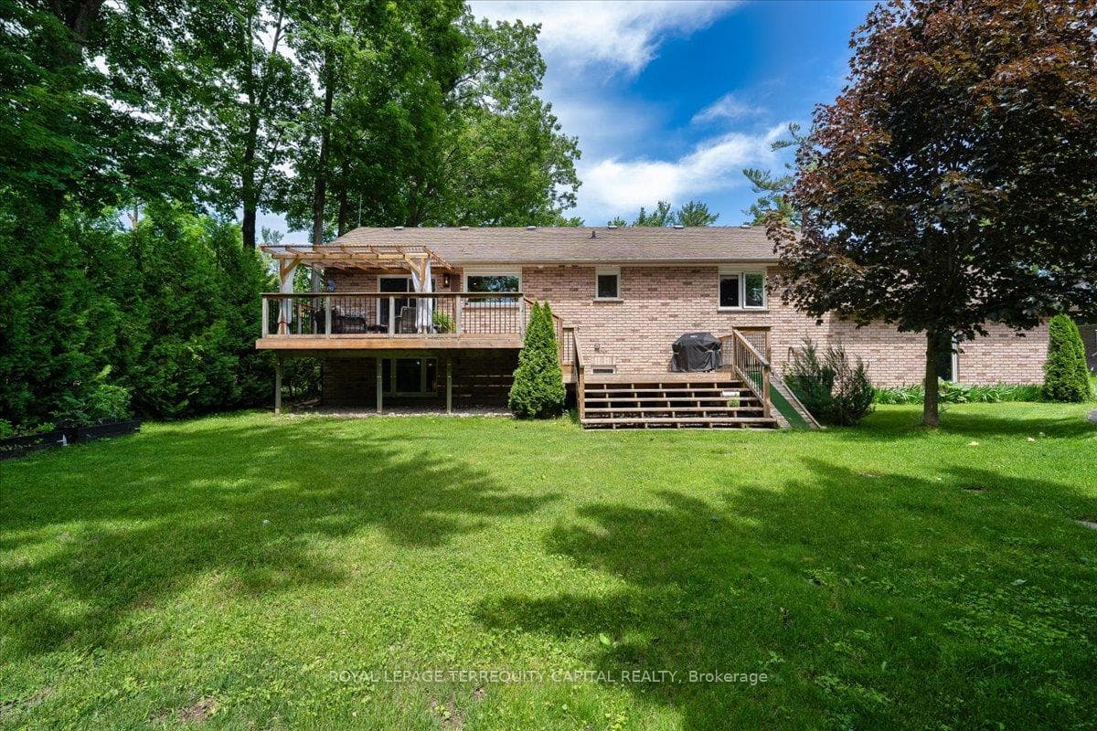 1192 St. Vincent Street photo 47