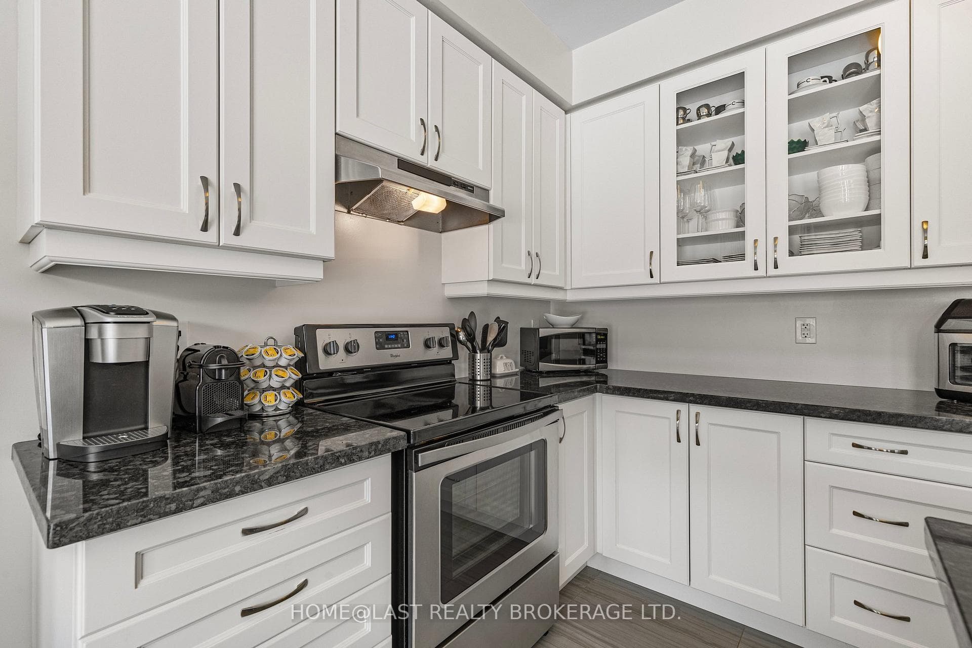 1437 Farrow Crescent photo 15