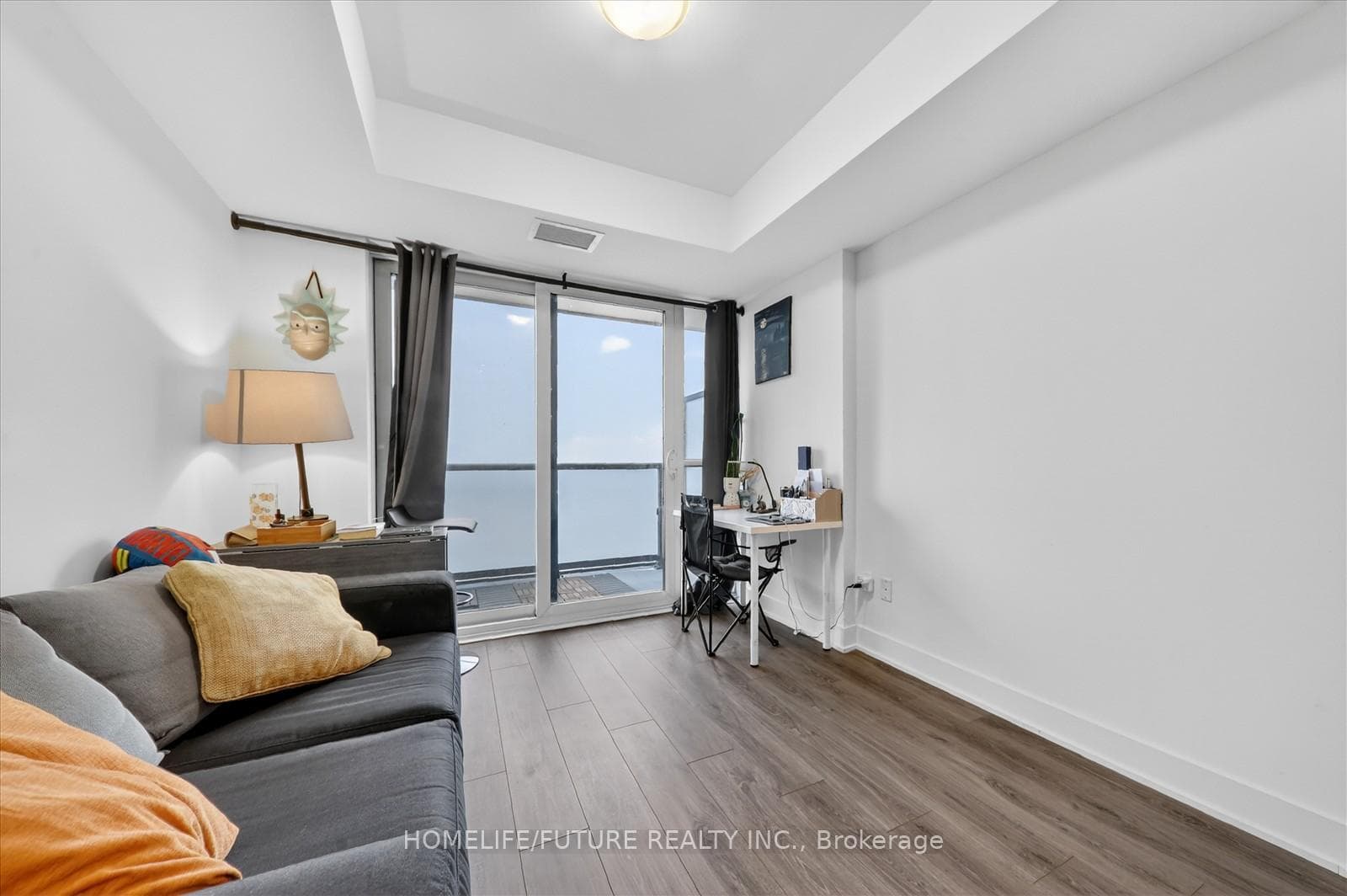 2545 Simcoe Street Unit 1402 photo 13