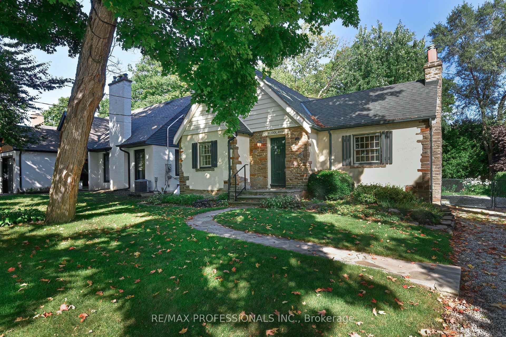 1065 Kipling Avenue photo 1