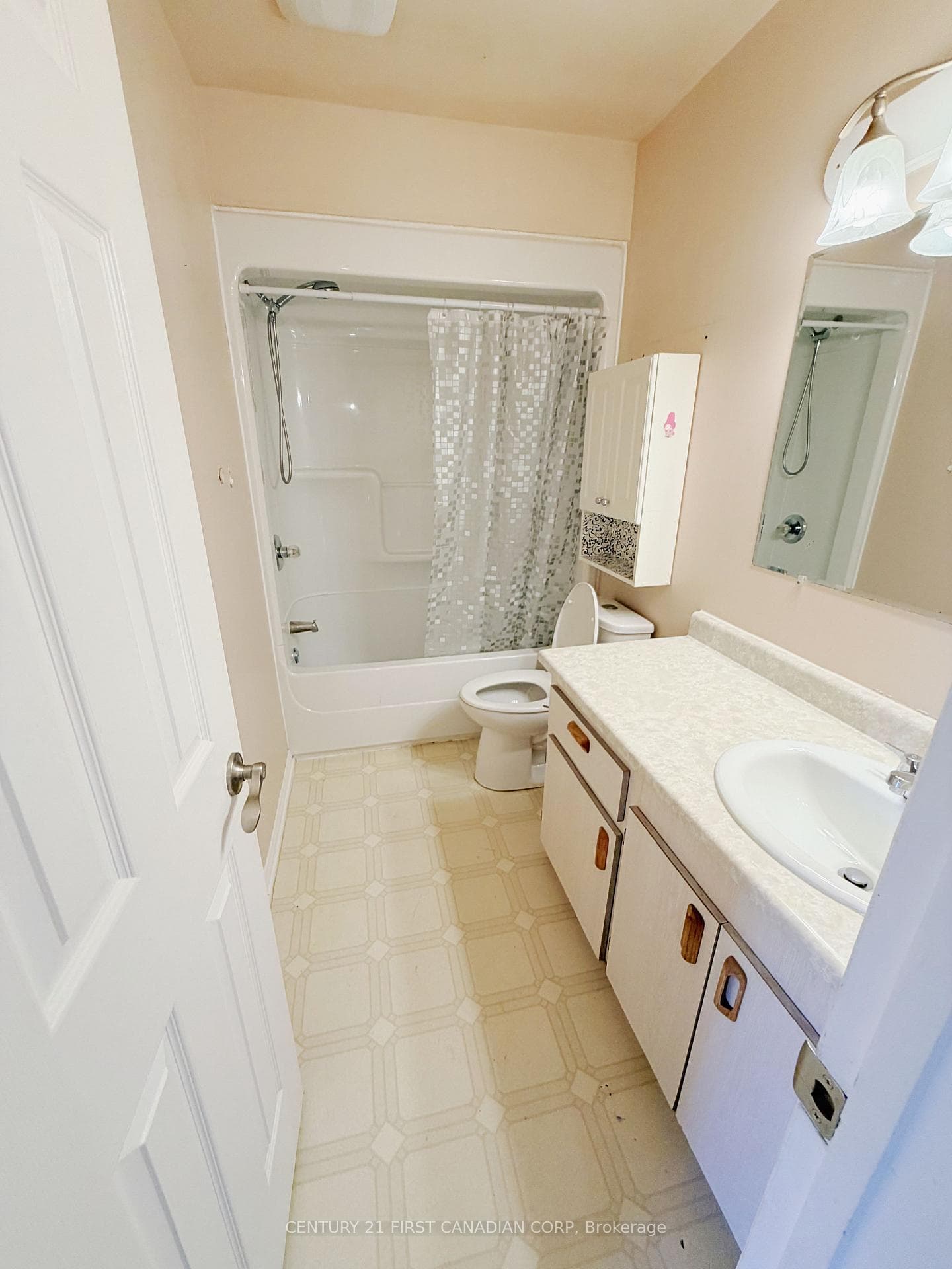 575 Gainsborough Road Unit 71 photo 11
