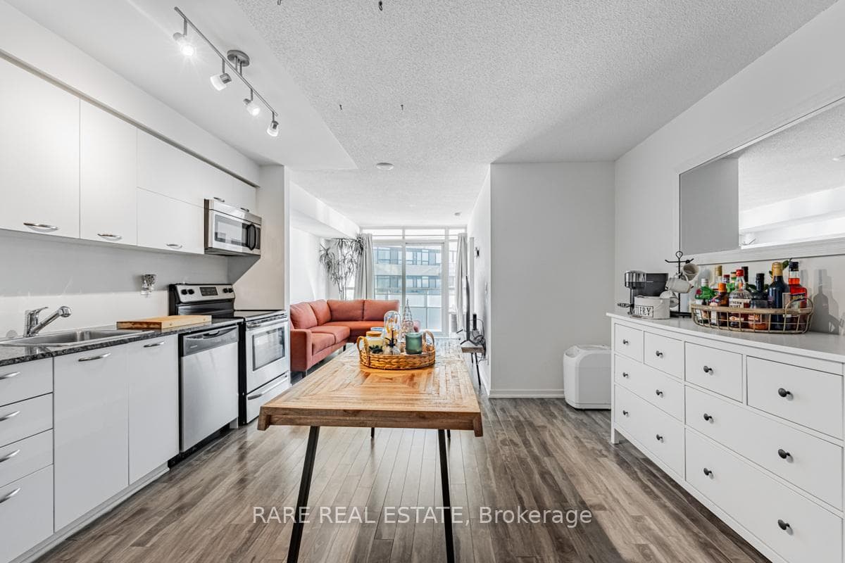 38 Joe Shuster Way Unit 1304 photo 5