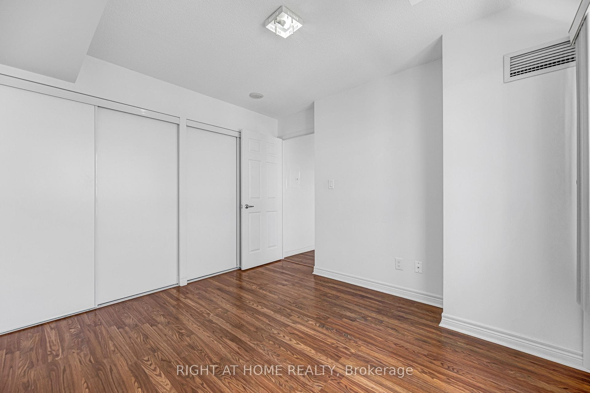 208 Enfield Place Unit #2902 photo 29