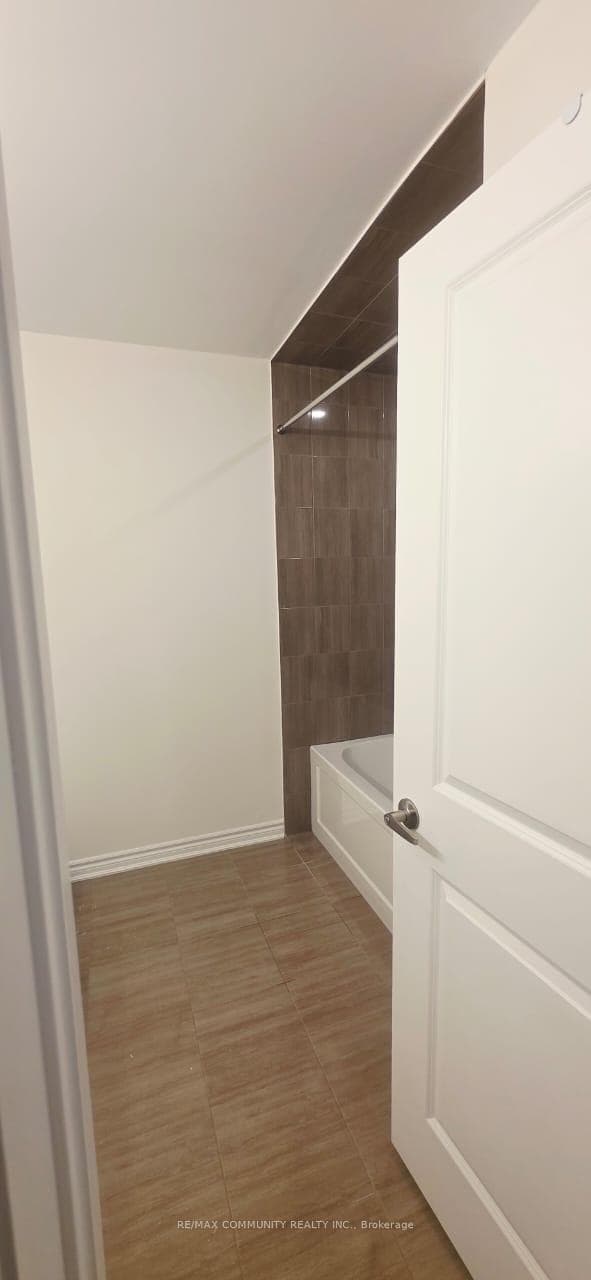 136 Sapphire Way photo 18