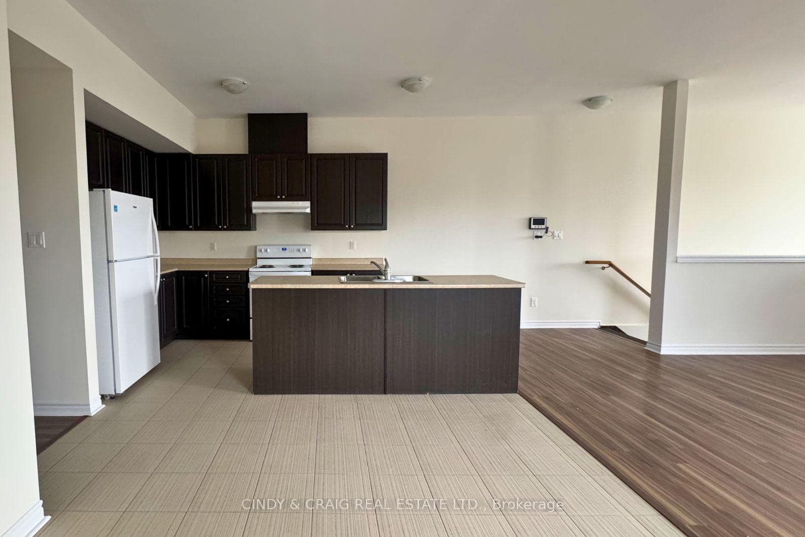 15 Rosswell Drive Unit 9 photo 3