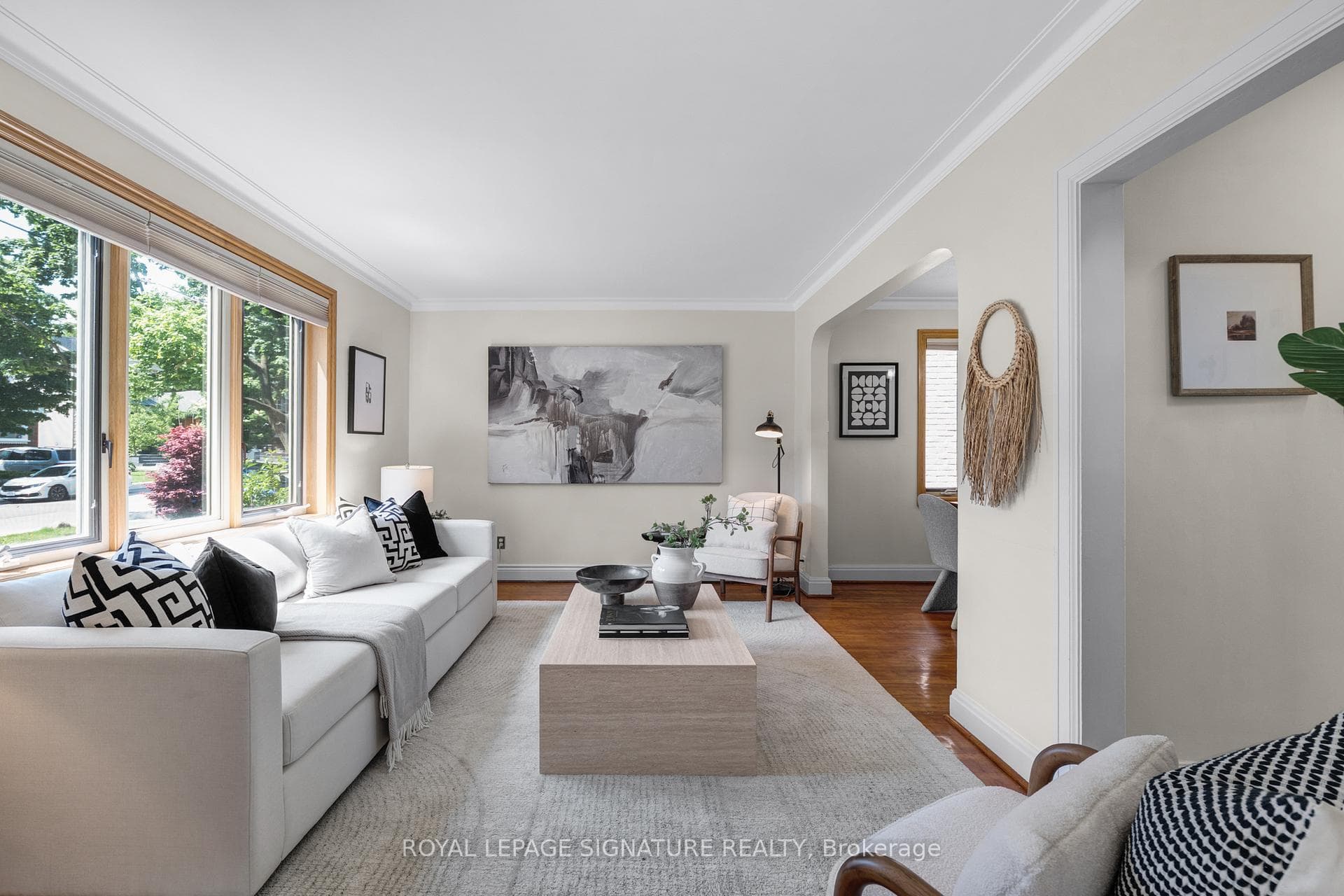 142 Divadale Drive photo 2