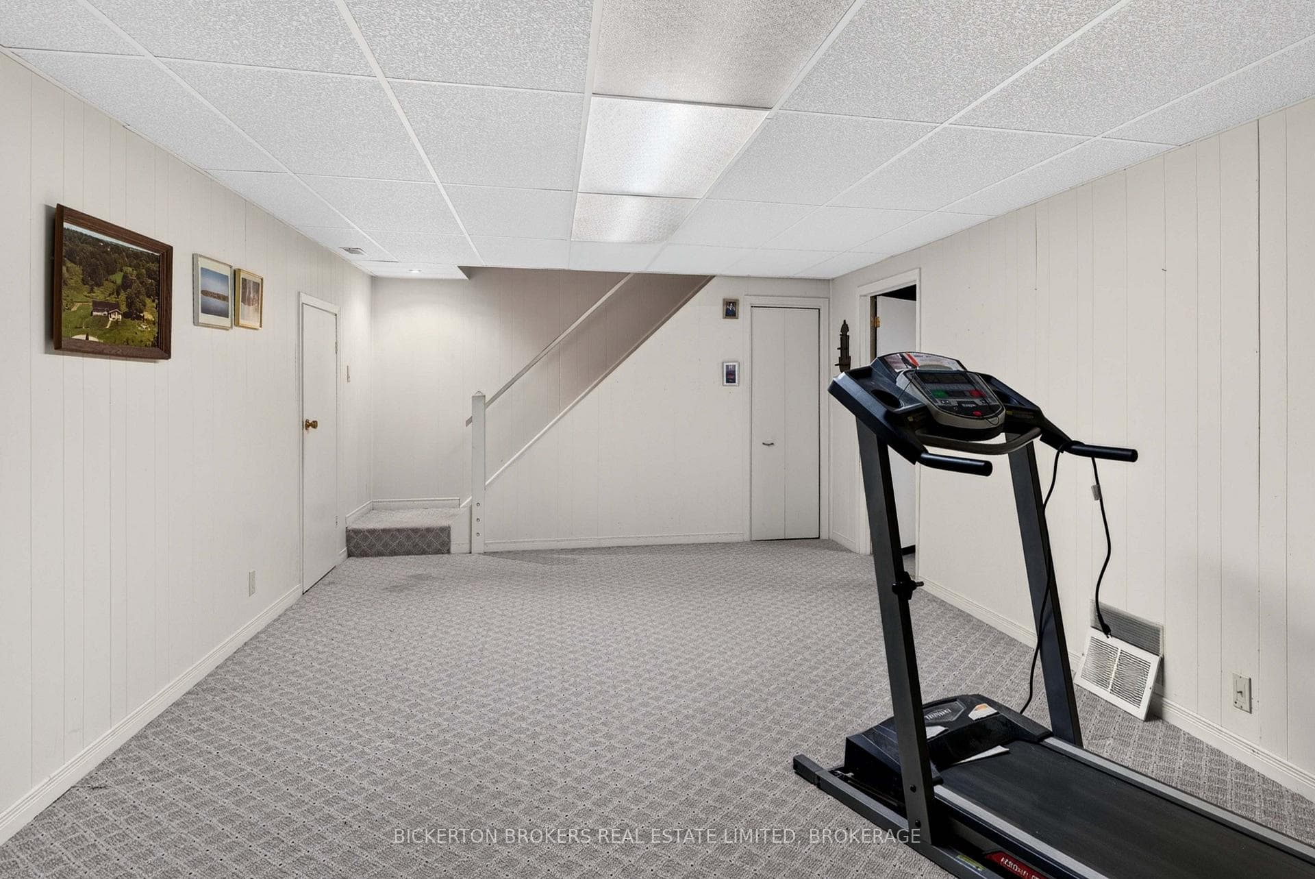 160 Elmwood Drive photo 40