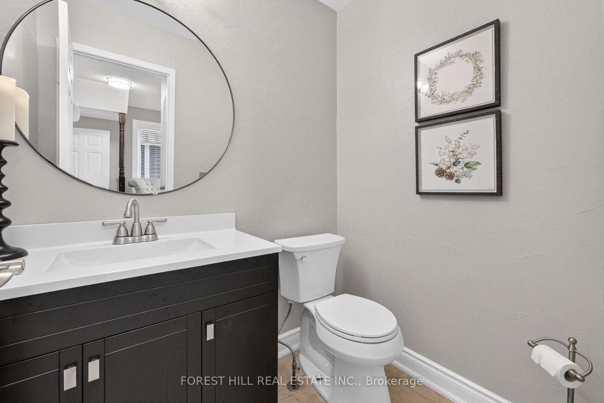 92 Senator Way photo 15