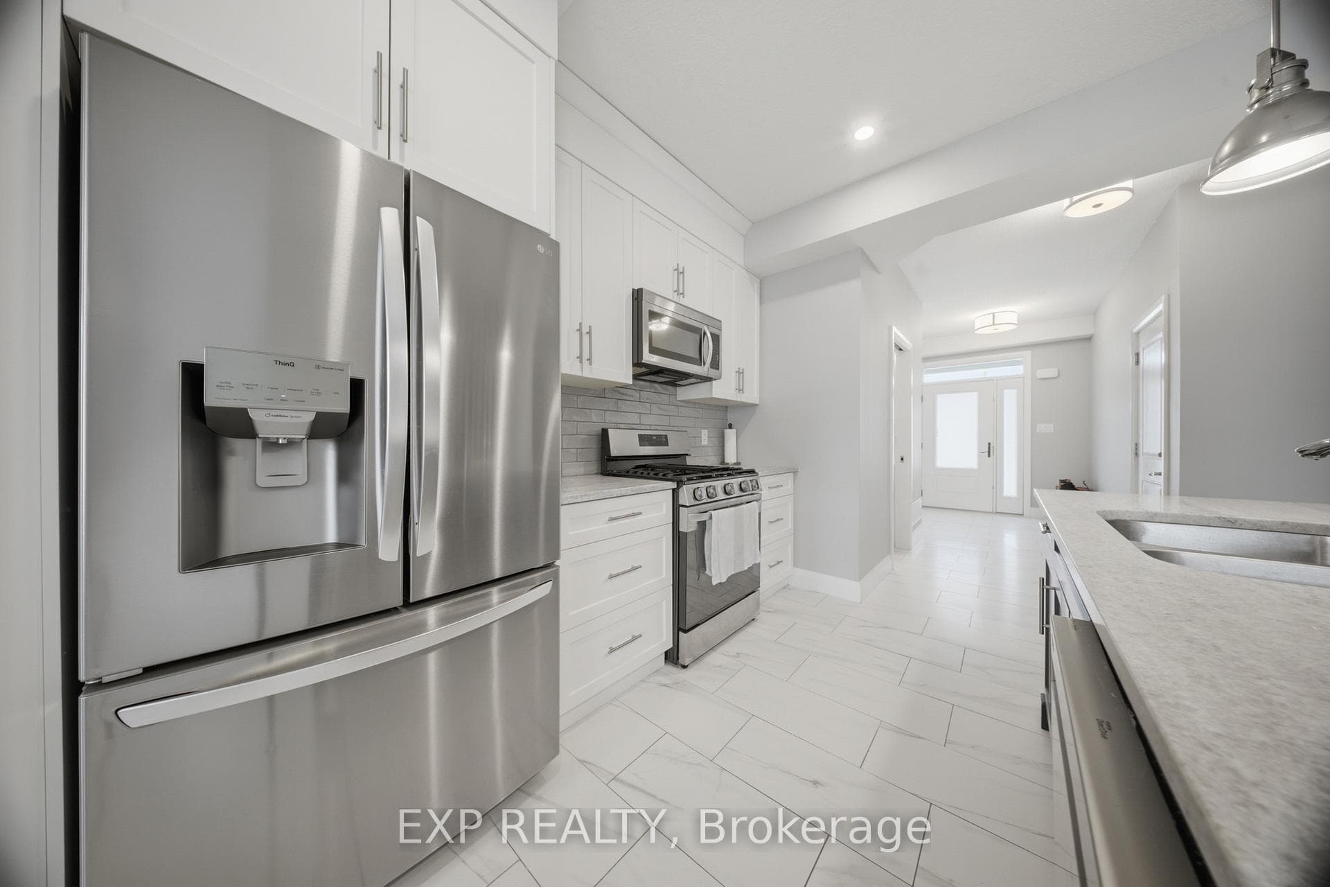 107 Stephenson Way photo 12