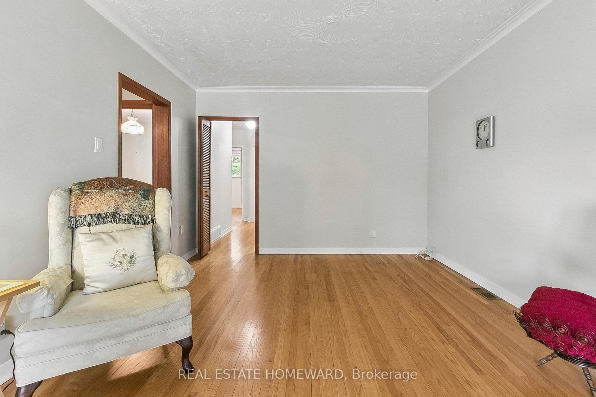 94 Rochman Boulevard photo 7