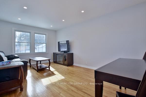 652 Queen Street photo 7
