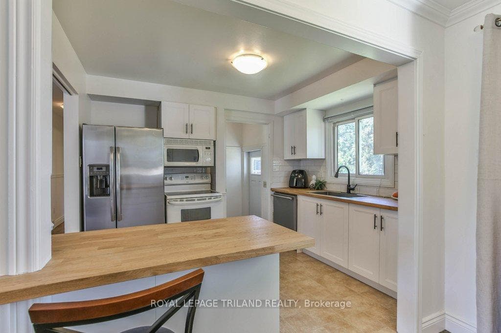 76 MASSON Court photo 16