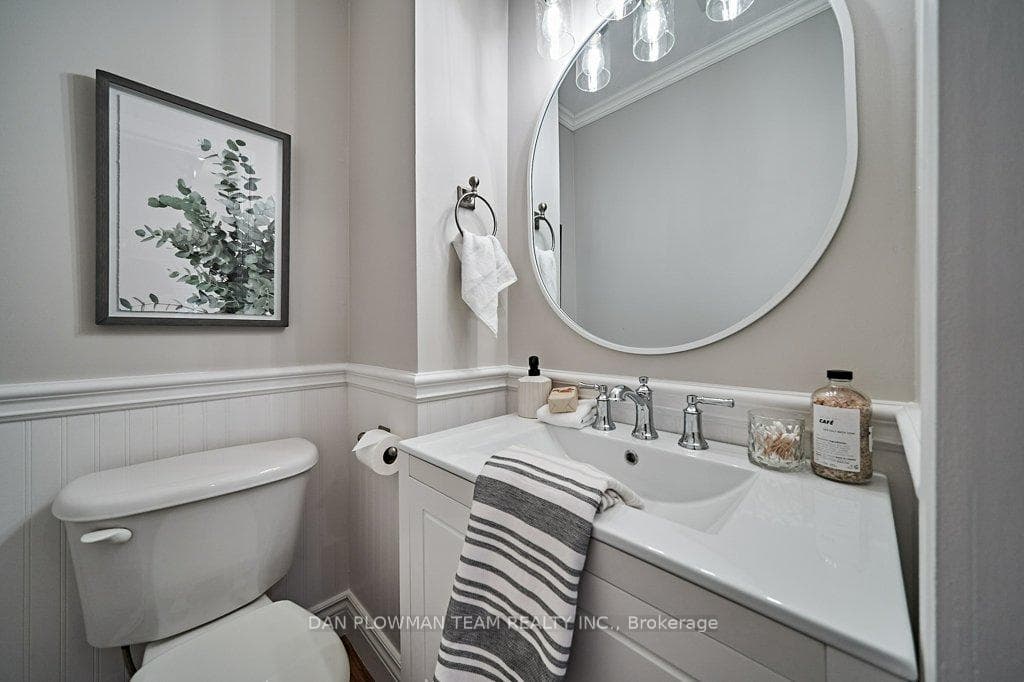 225 Vancouver Street photo 19
