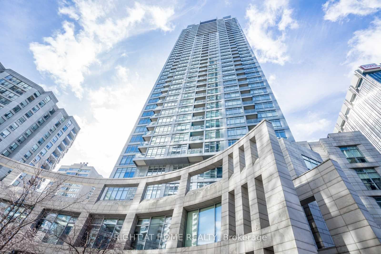 2181 Yonge Street Unit 3003 photo 1