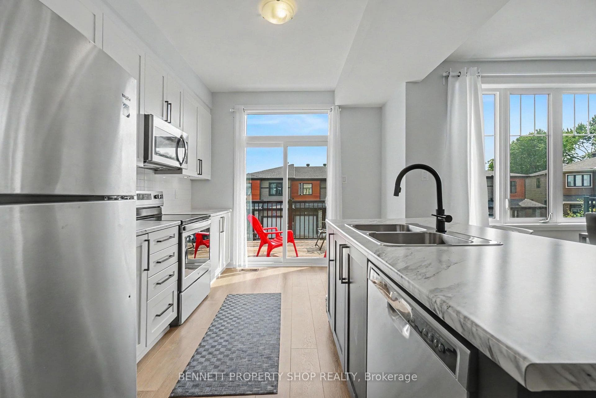 127 Attwell Private photo 9