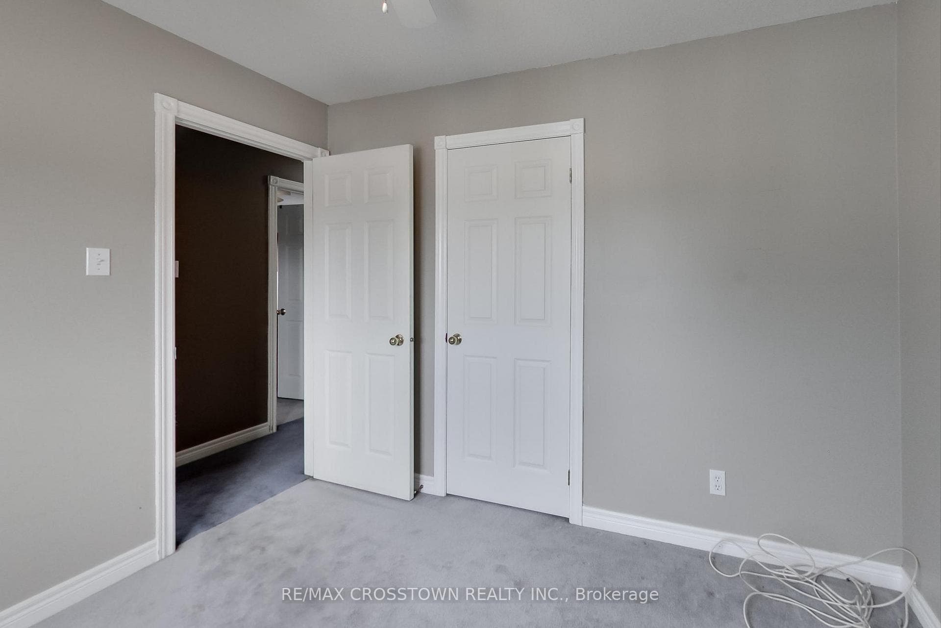 58 Downing Crescent photo 26