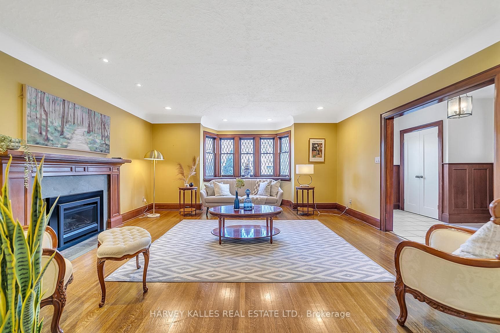 212 Glenayr Road photo 2
