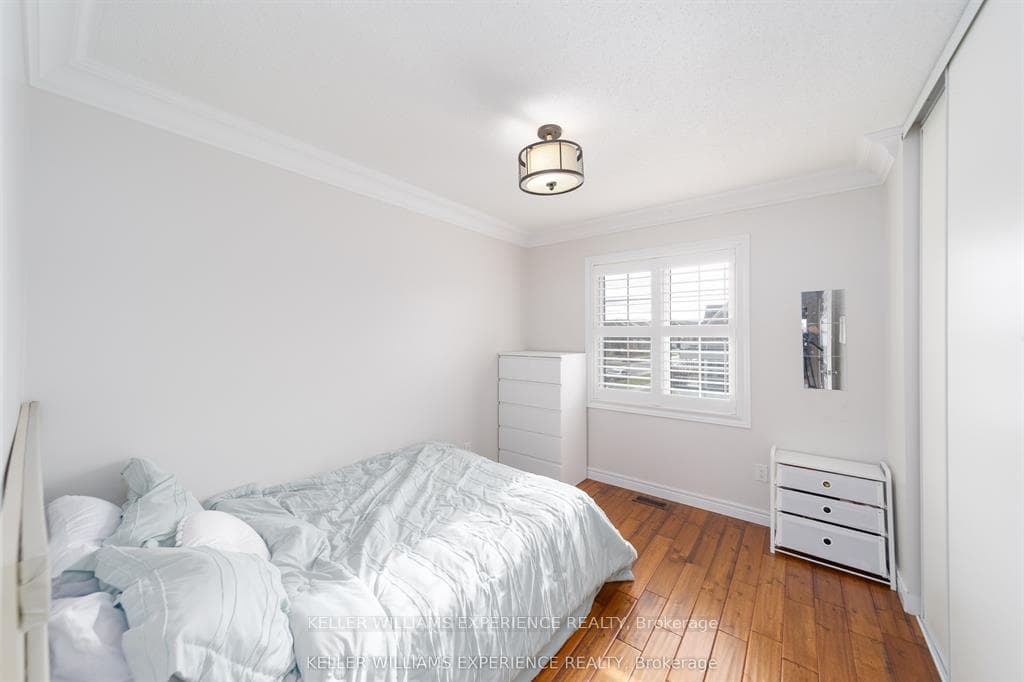 6 Weaver Terrace photo 12